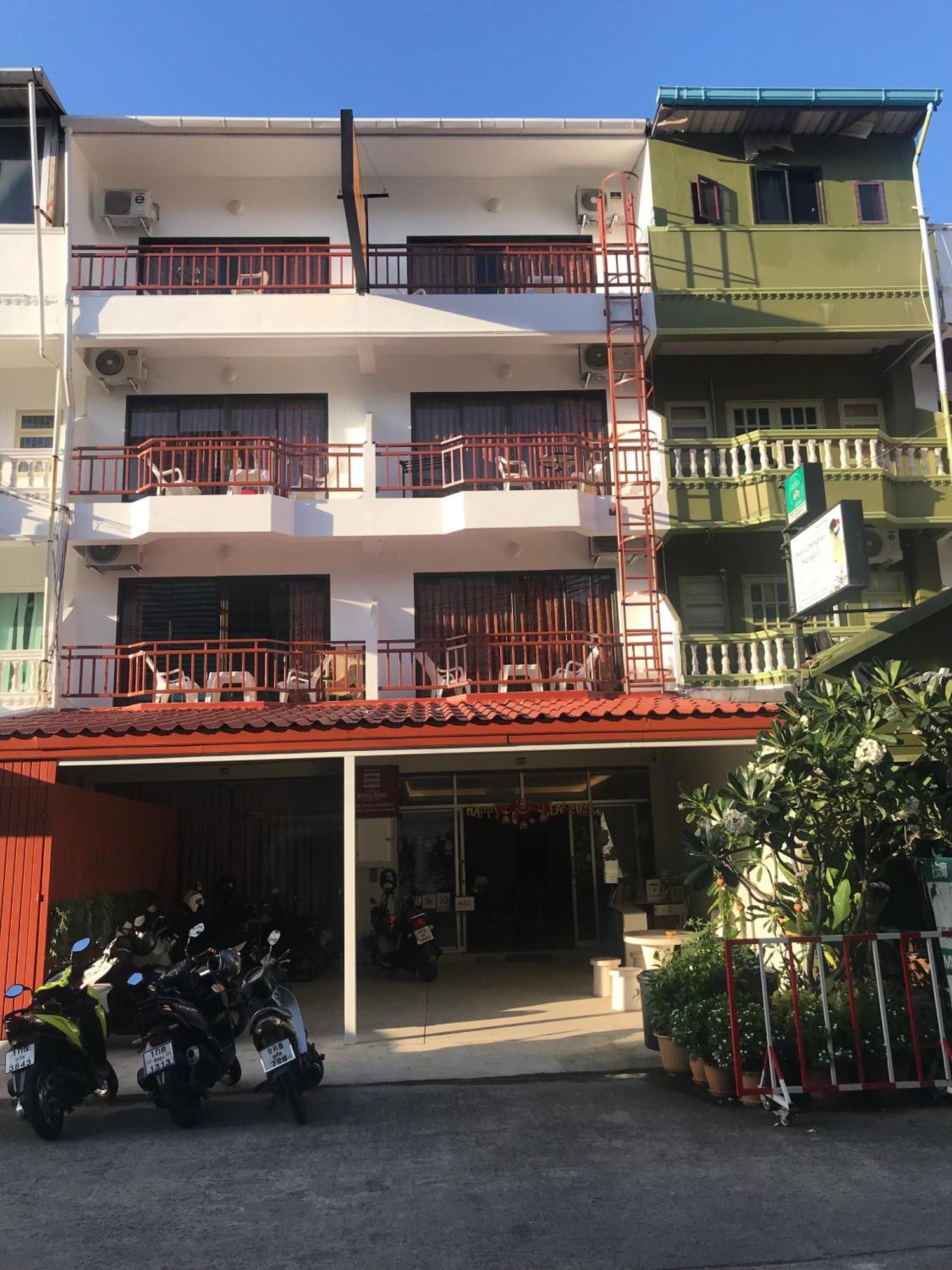 Benetti House Hostel Patong Exterior foto