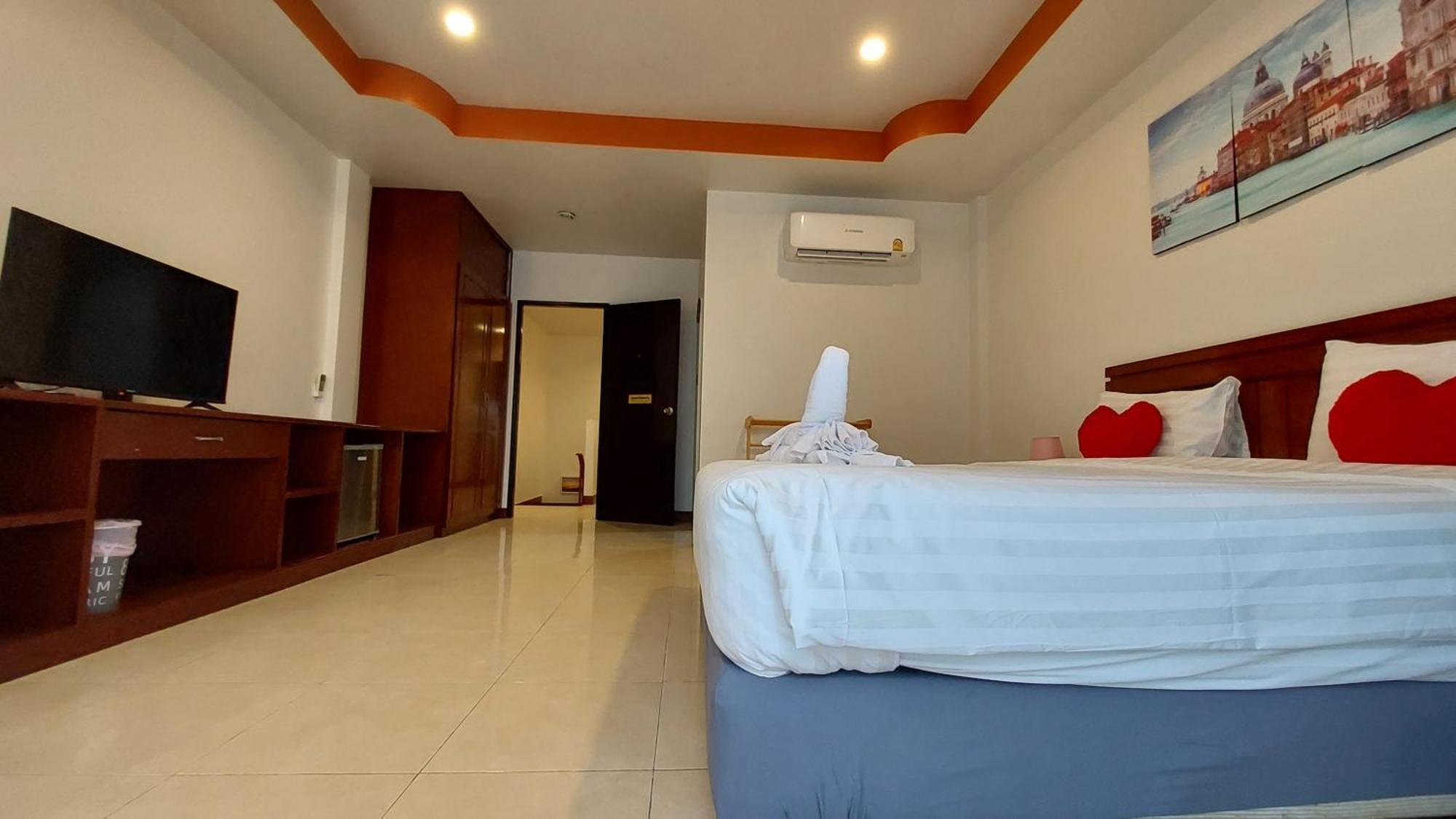 Benetti House Hostel Patong Exterior foto