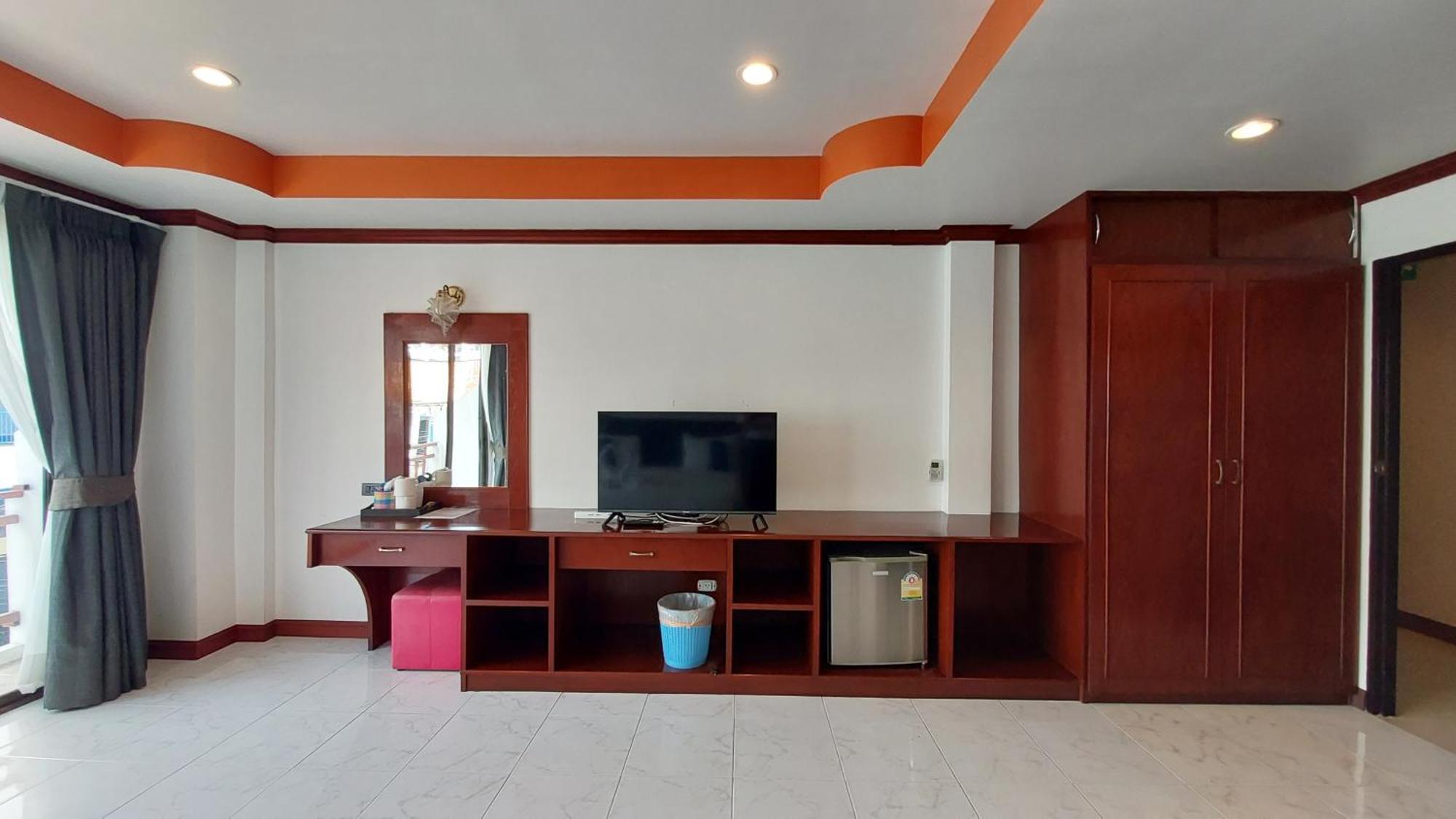 Benetti House Hostel Patong Exterior foto