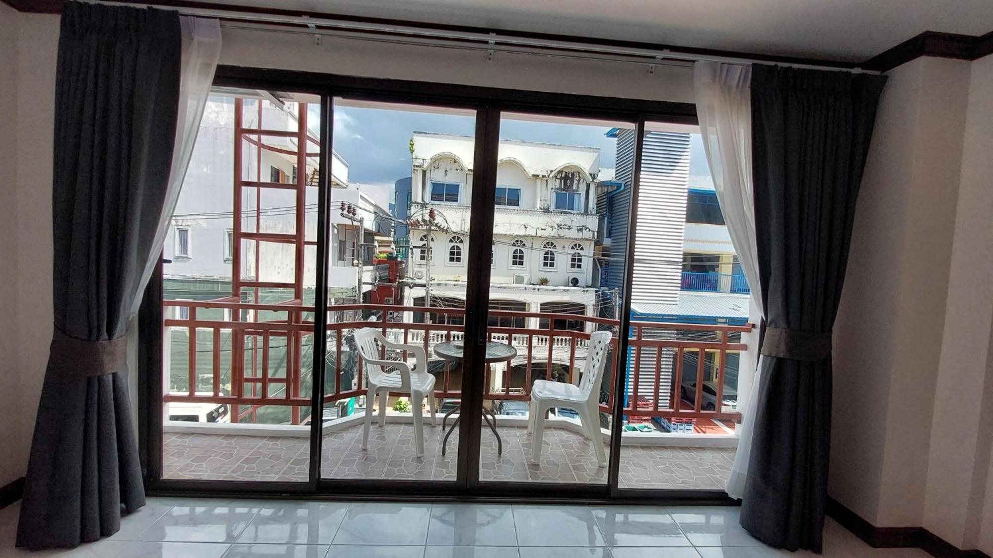 Benetti House Hostel Patong Exterior foto
