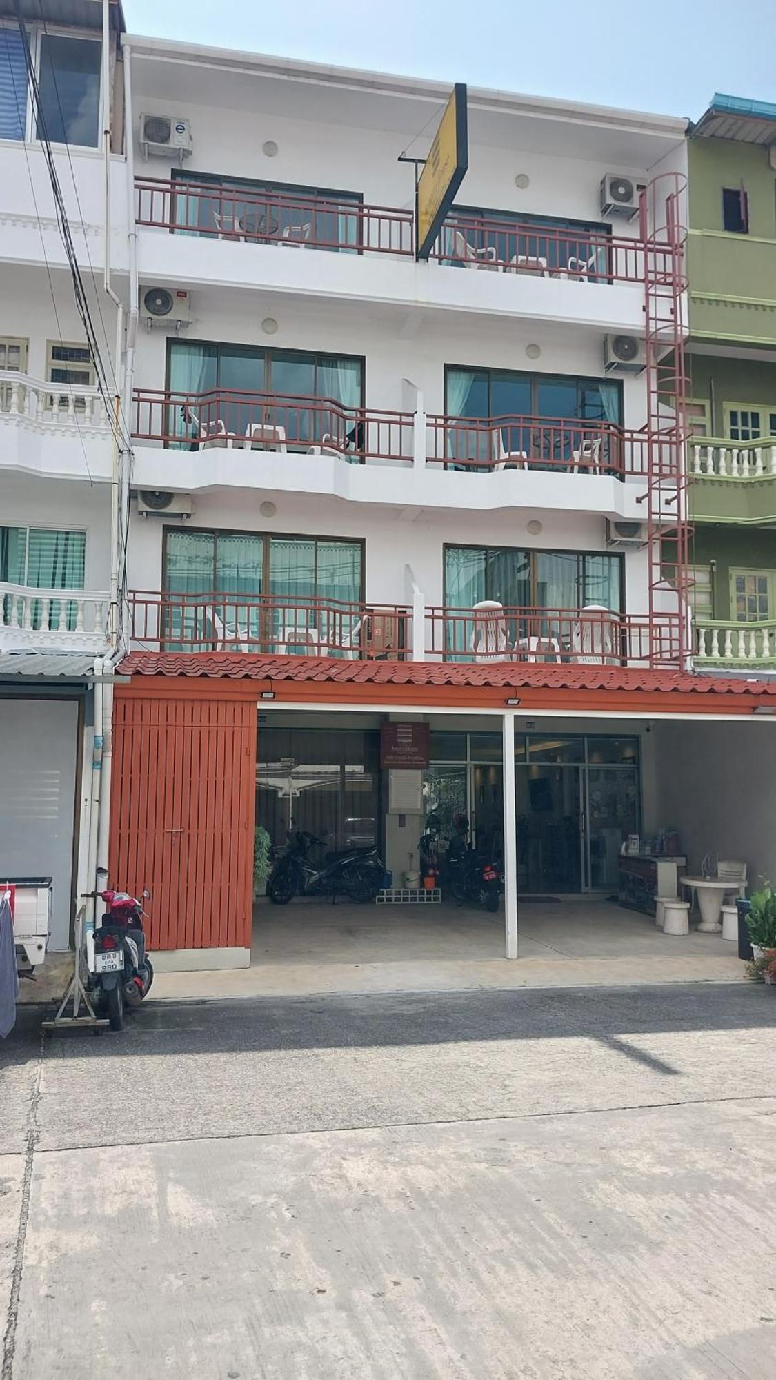 Benetti House Hostel Patong Exterior foto