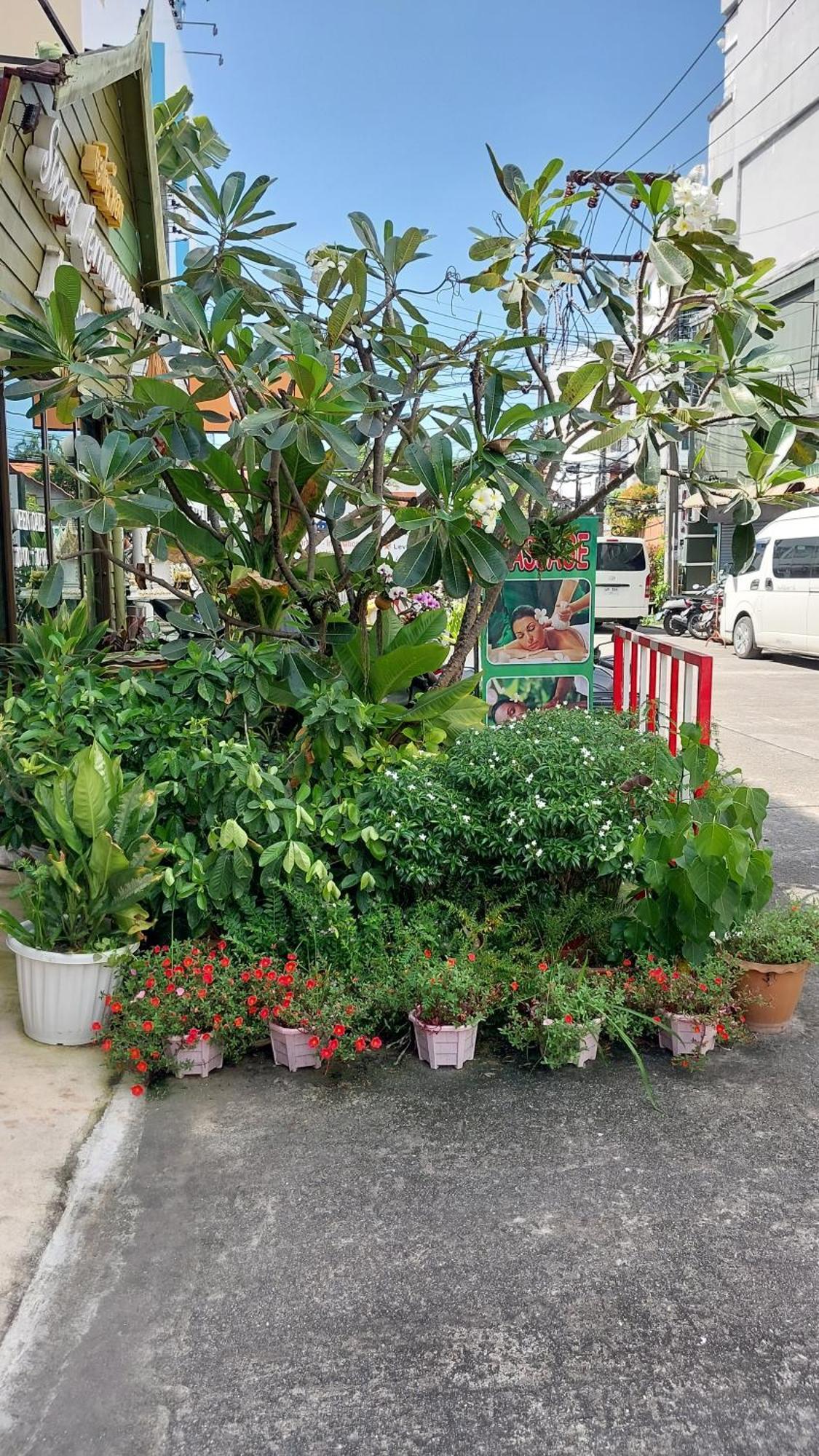 Benetti House Hostel Patong Exterior foto